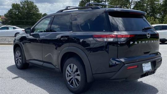 2024 Nissan Pathfinder sv