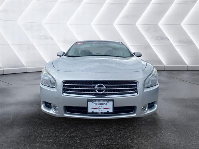 2010 nissan maxima sv