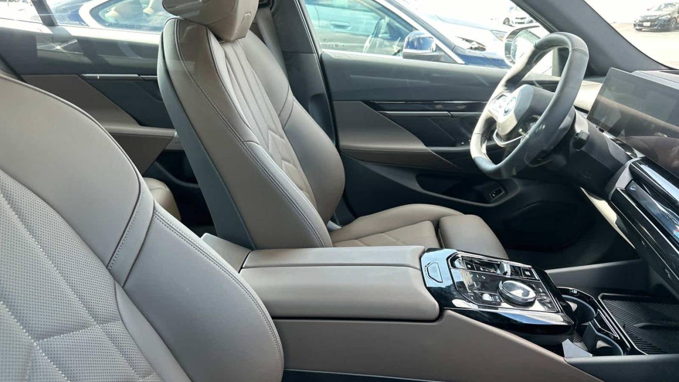 2025 bmw i5 xdrive40