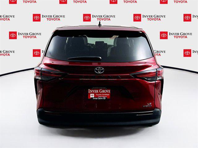 2022 toyota sienna le
