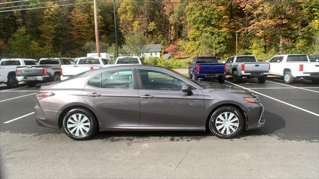 2021 toyota camry le