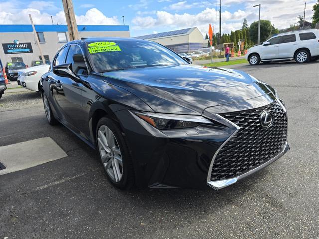 2022 lexus is 300 base