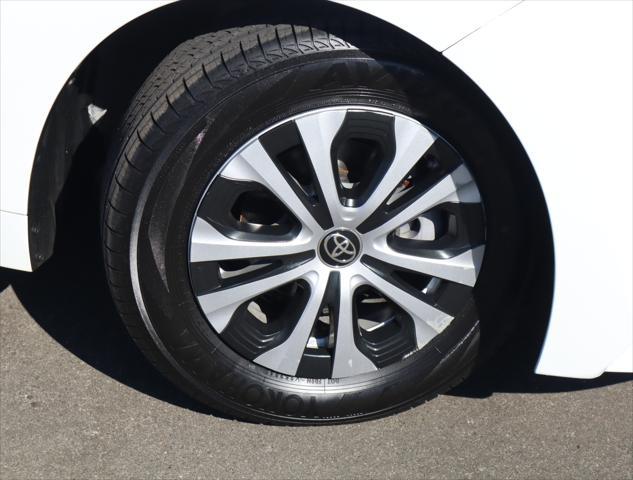 2021 toyota corolla hybrid le