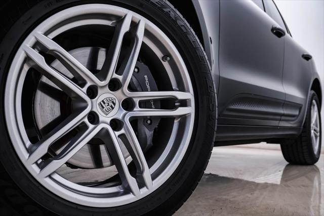 2022 porsche macan base