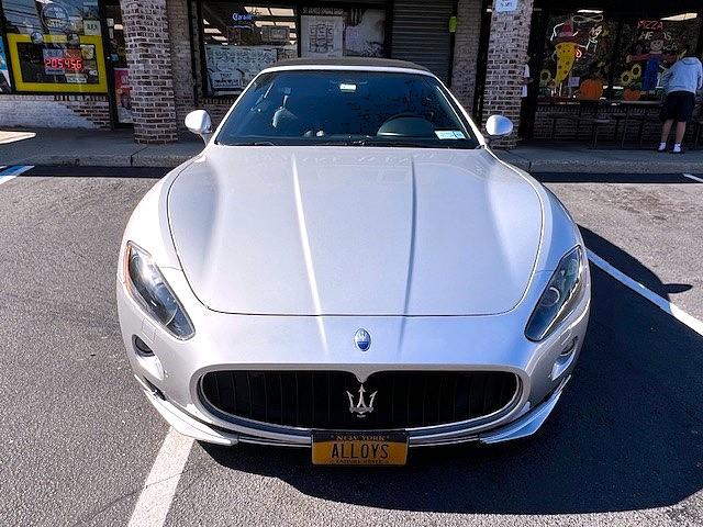 2012 maserati granturismo sport