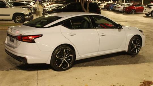 2023 nissan altima 2.5 sr