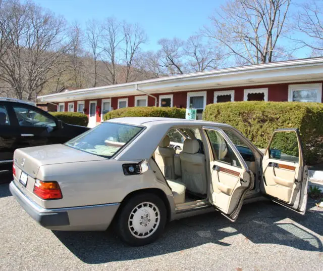 mercedes-benz 300e sedan w124 base
