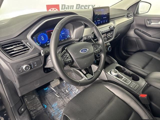 2022 ford escape titanium