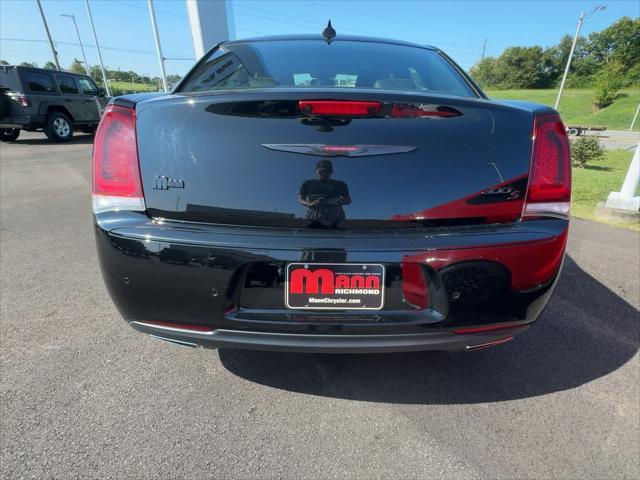2022 chrysler 300 s