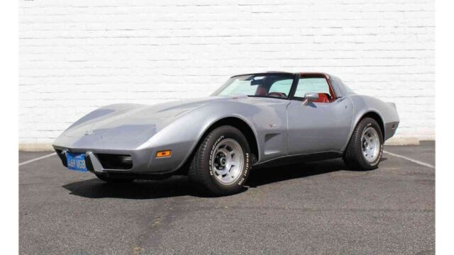 classic corvette 78 anniversary model. great condition 1 owner/ only 38k miles
