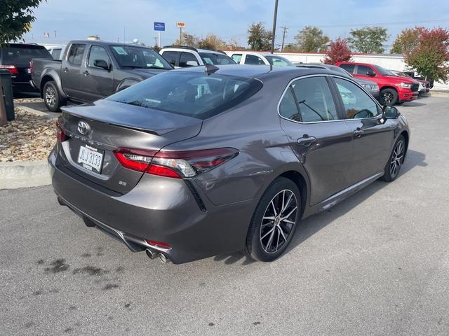 2021 toyota camry se