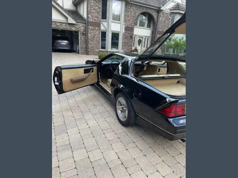 1987 chevrolet camaro 5l v8 16v rwd hatchback 55,620 miles