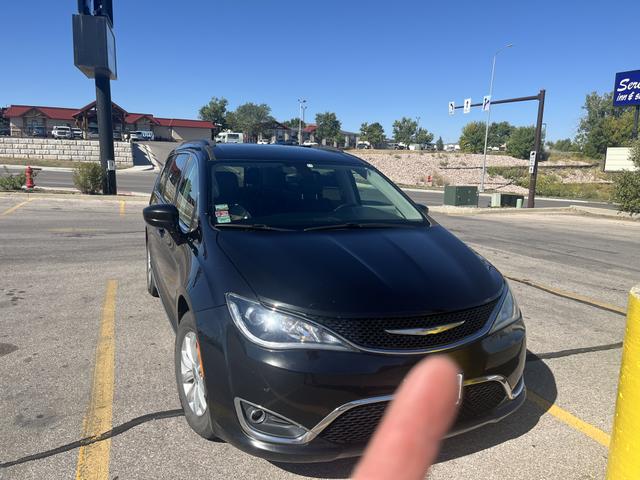 2017 chrysler pacifica touring-l