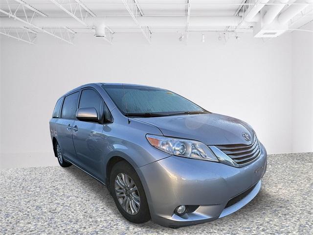 2014 toyota sienna xle