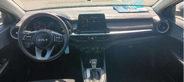 2022 kia forte lxs