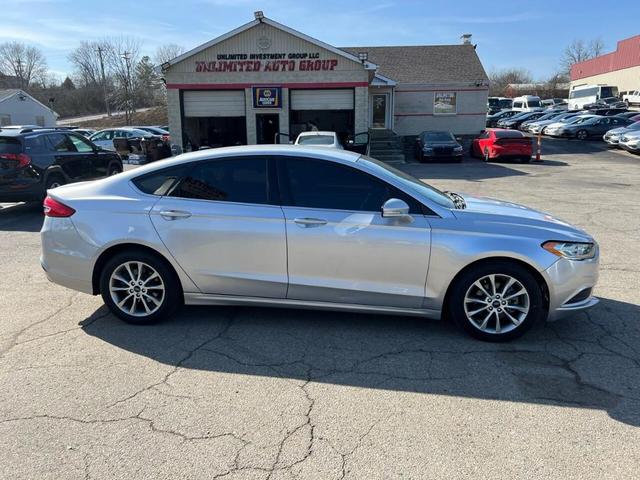 2017 ford fusion se