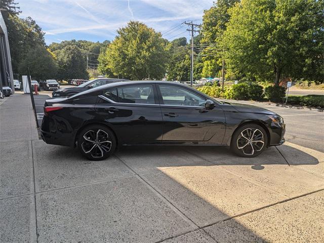 2023 nissan altima sr fwd