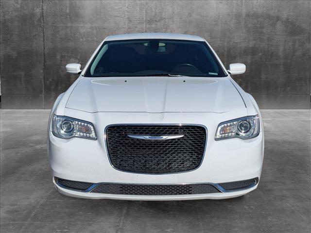 2018 chrysler 300 touring