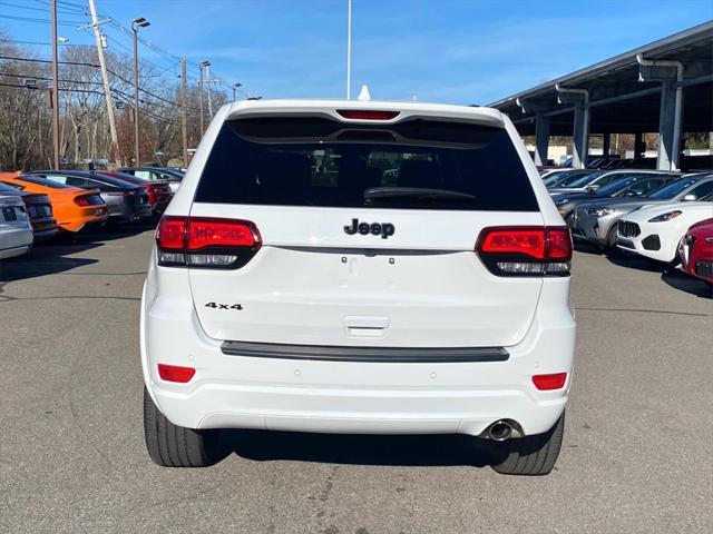 2022 jeep grand cherokee laredo