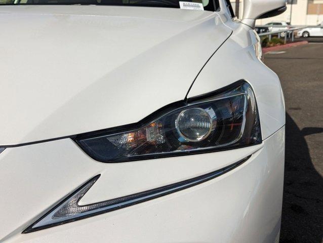 2018 lexus is 300 base