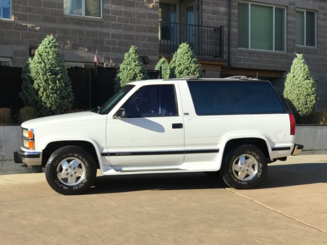 1993 tahoe 4x4 2-door sport silverado 105k original miles excellent condition