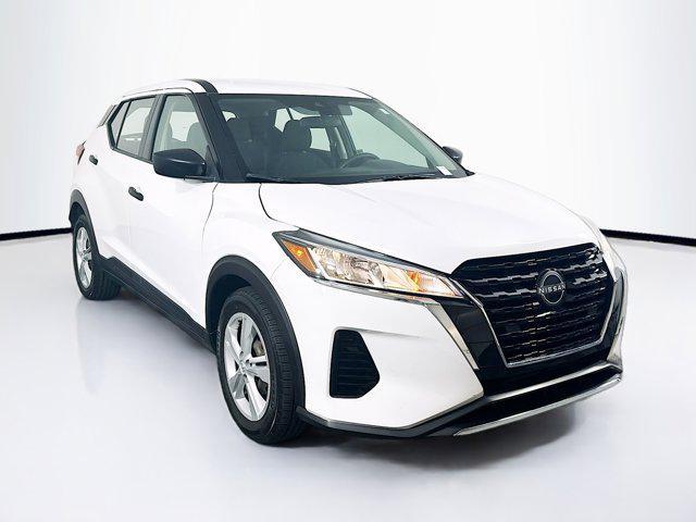 2022 nissan kicks s