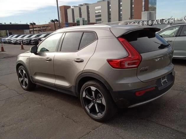 2022 volvo xc40 t5 momentum