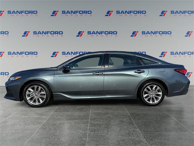 2022 toyota avalon xle