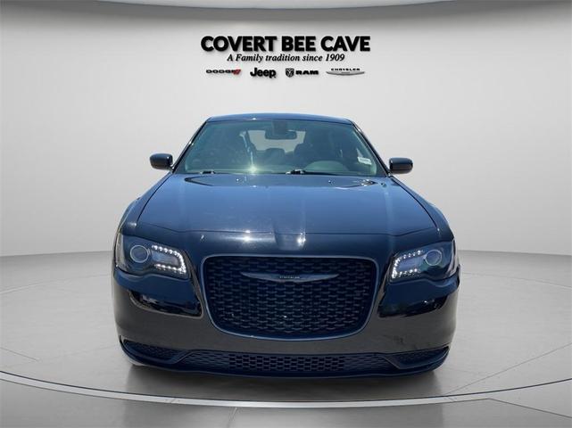 2021 chrysler 300 touring