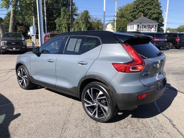 2021 volvo xc40 t5 r-design