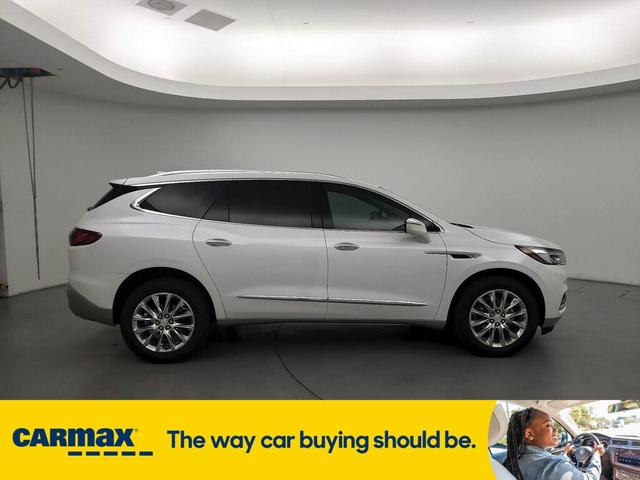 2021 buick enclave essence