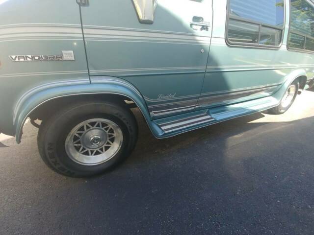 1992 gmc g2500 vandura conversion van - automatic v8 trans 65k miles
