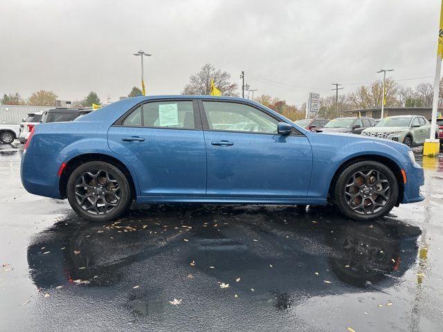 2022 chrysler 300 touring l