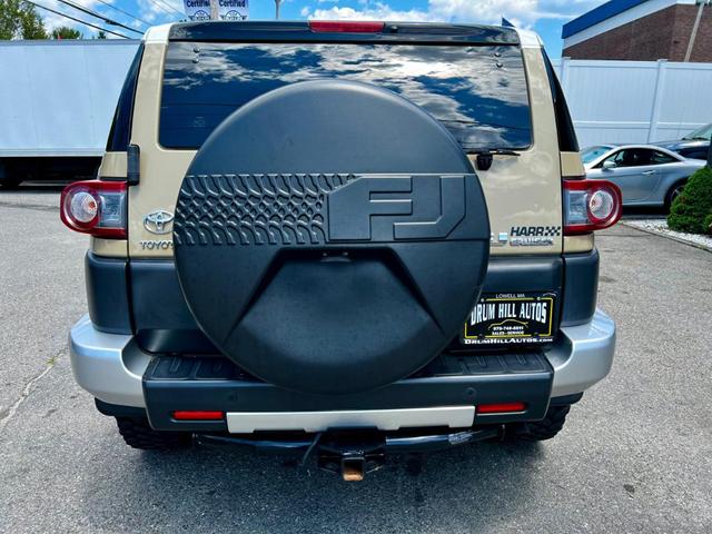 2013 toyota fj cruiser base