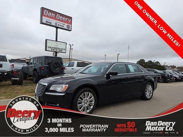 2013 chrysler 300 base