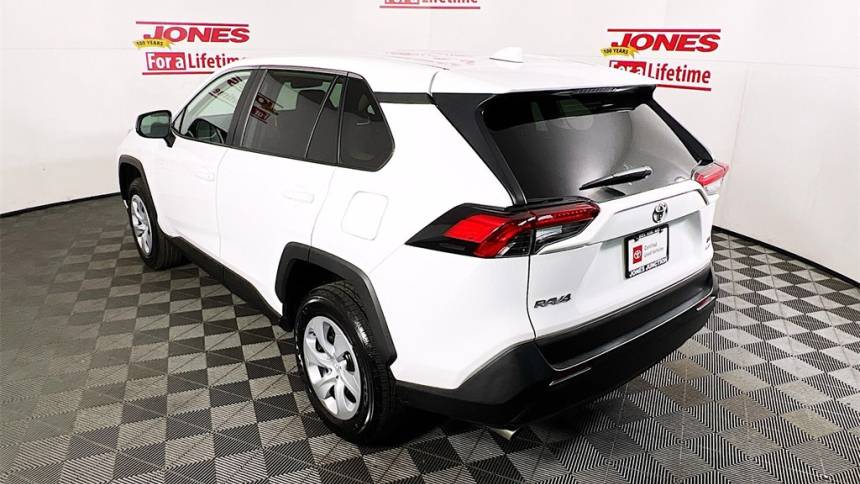2024 toyota rav4 le