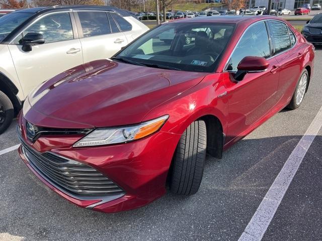 2019 toyota camry hybrid xle