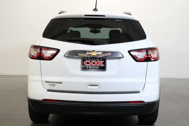 2017 chevrolet traverse ls
