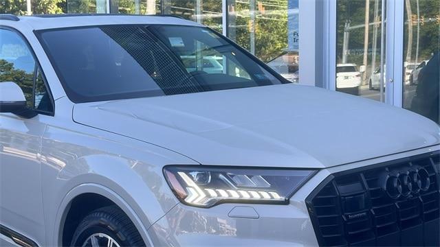 2024 audi q7 45 premium plus