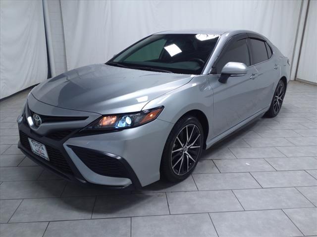 2022 toyota camry se