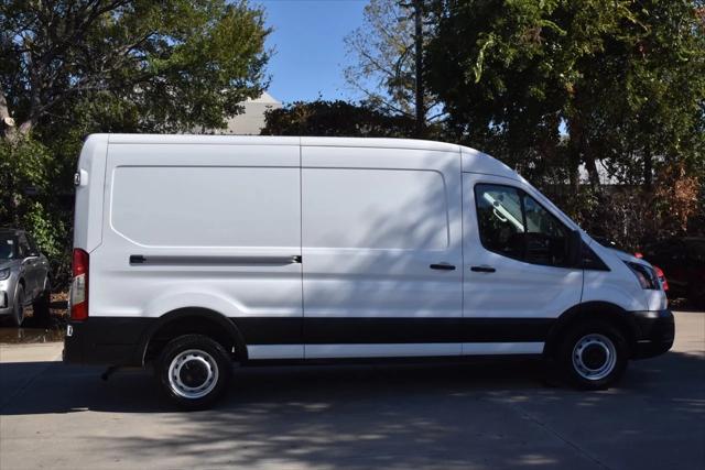 2023 ford transit-250 base