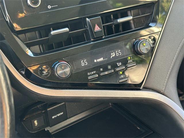 2022 toyota camry se