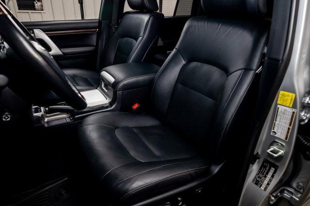 2021 toyota land cruiser base