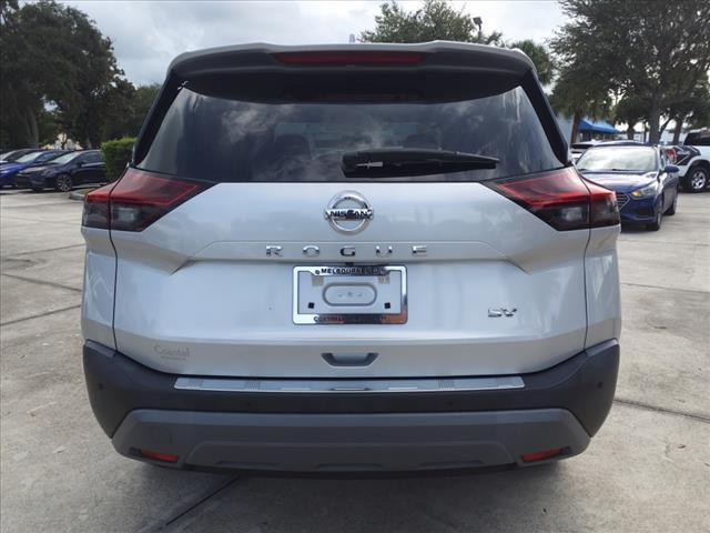 2021 nissan rogue sv