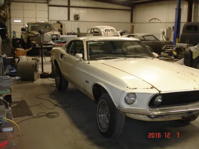 1969 ford mustang fastback ( 428 cobra jet, mach 1, 70 mustang )