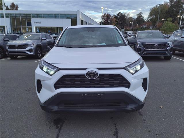 2023 toyota rav4 le