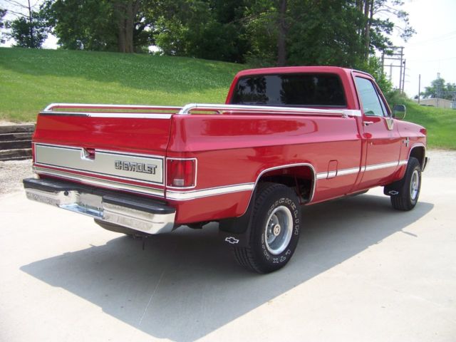 1987 chevy c/k truck, fully restored, 4x4, v8, fuel injected, extra clean!