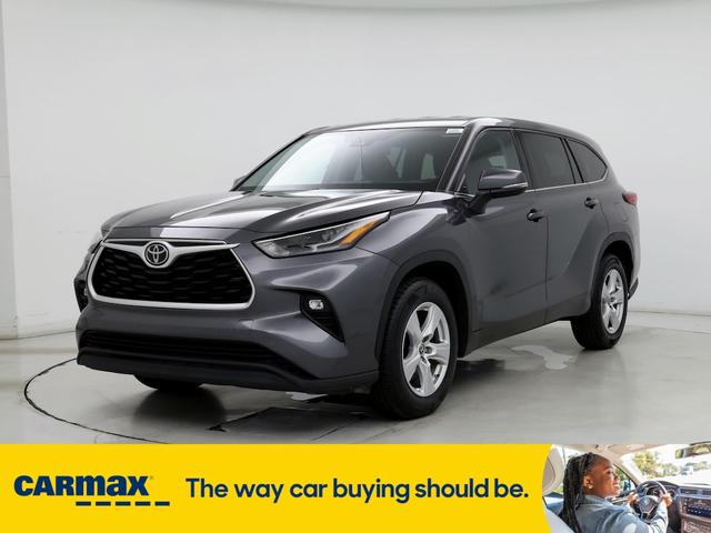 2022 toyota highlander le