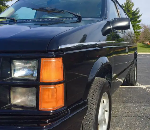1985 plymouth voyager turbo minivan