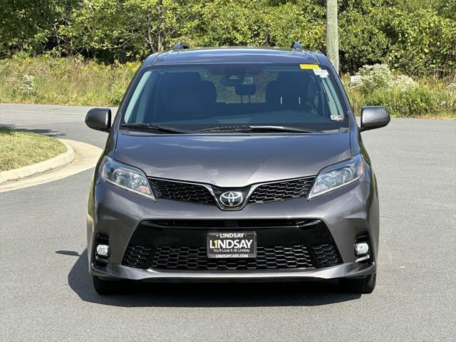 2019 toyota sienna se premium